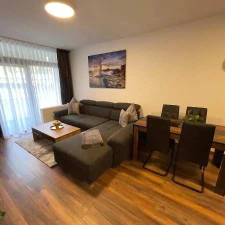 Apartment Linda Incl Pool, Sauna & Tiefgarage *